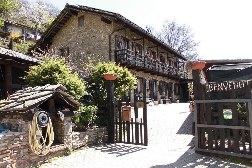 Agriturismo Fiorendo Pinerolo Bagian luar foto